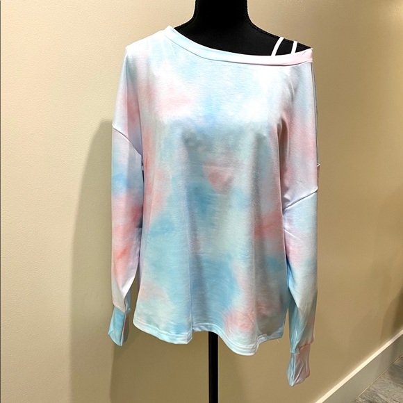 Tops - NWOT Tie Dye Drop Shoulder Sweatshirt Size M